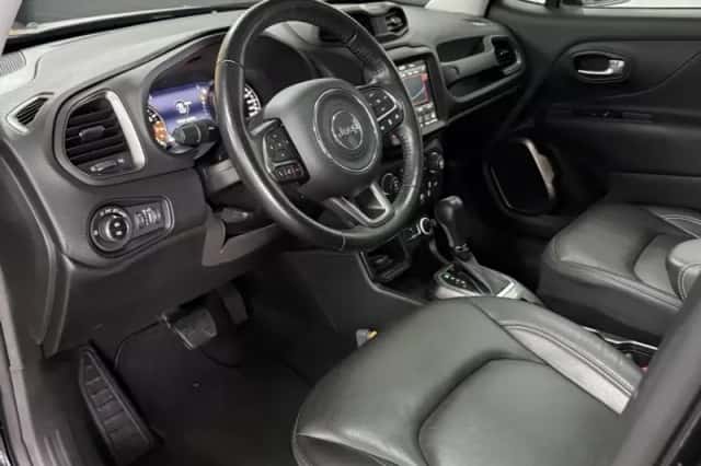 Jeep Renegade (2019) thumbnail 2