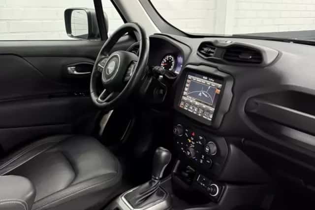 Jeep Renegade (2019) thumbnail 3