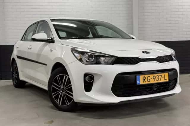 Kia Rio (2017) thumbnail 1