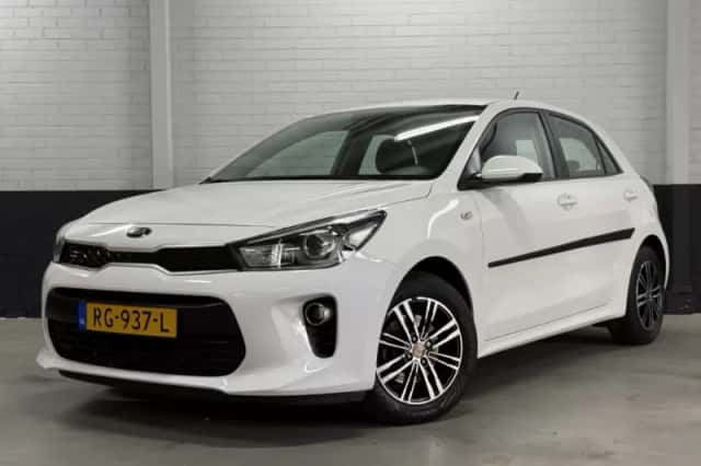 Kia Rio (2017) thumbnail 6