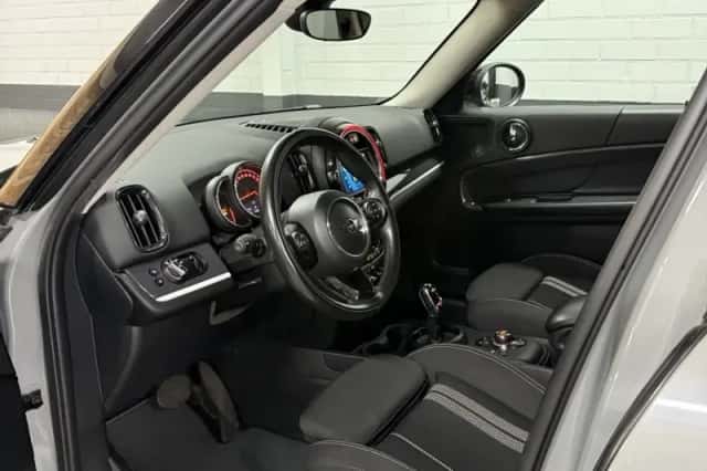 MINI Countryman (2019) thumbnail 2