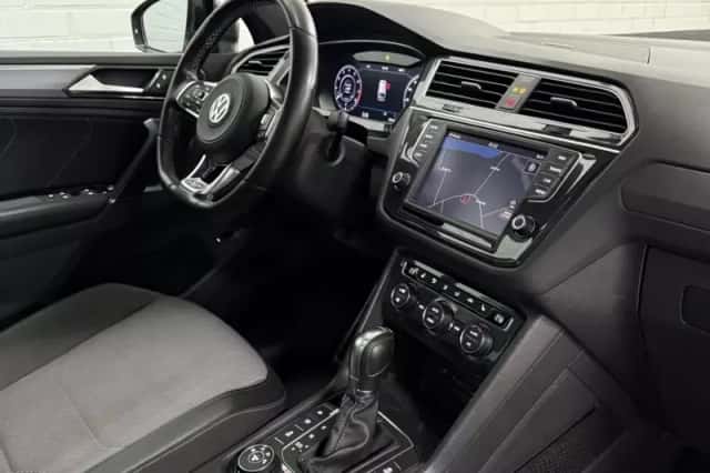 Volkswagen Tiguan (2017) thumbnail 3