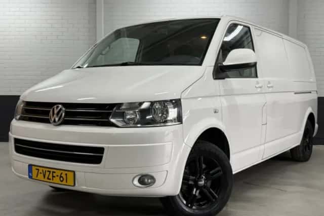 Volkswagen Transporter (2012) thumbnail 6
