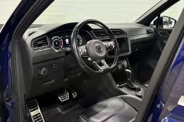 Volkswagen Tiguan (2017) thumbnail 2