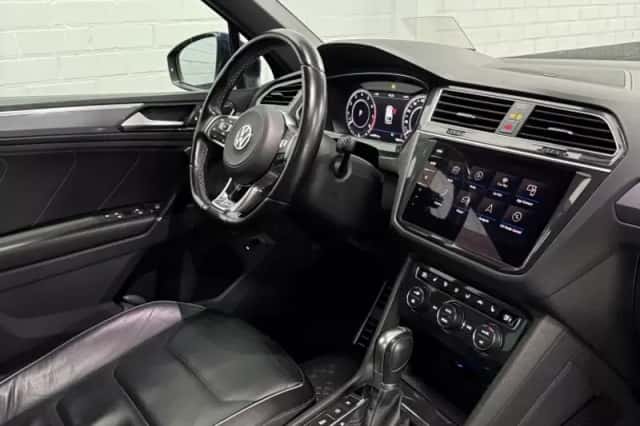 Volkswagen Tiguan (2017) thumbnail 3