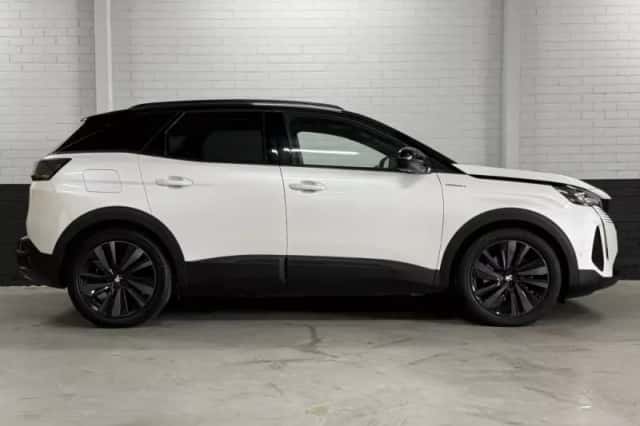 Peugeot 3008 (2021) thumbnail 5