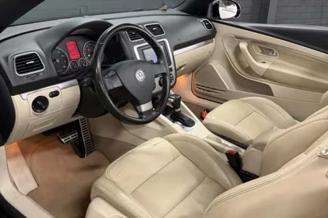 Volkswagen Eos (2008) thumbnail 2