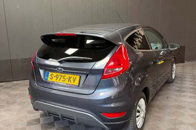 Ford Fiesta (2009) thumbnail 5