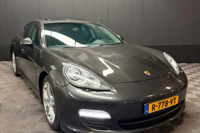 Porsche Panamera (2012) thumbnail 2