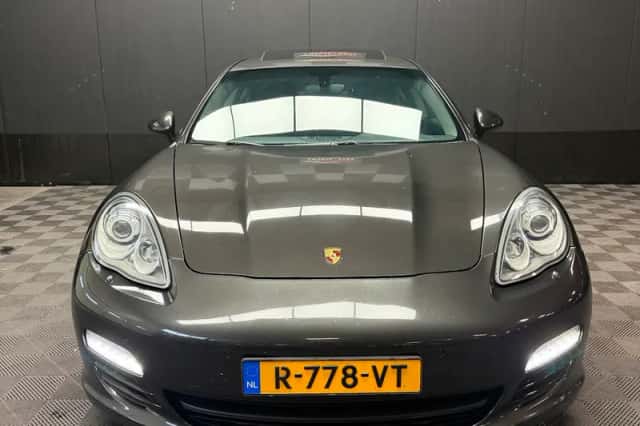 Porsche Panamera (2012) thumbnail 3