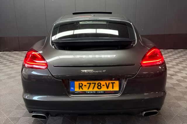 Porsche Panamera (2012) thumbnail 6