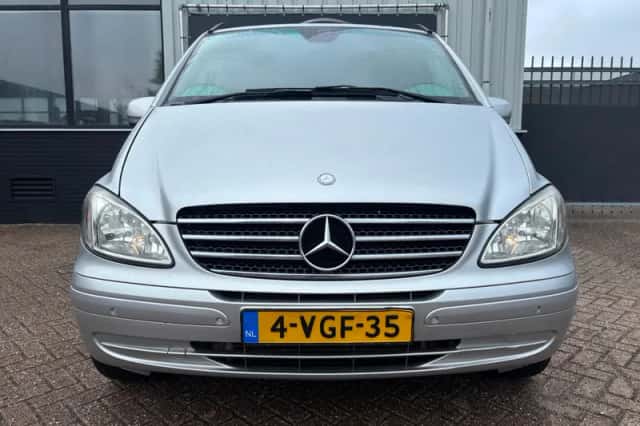Mercedes-Benz Vito (2010) thumbnail 2