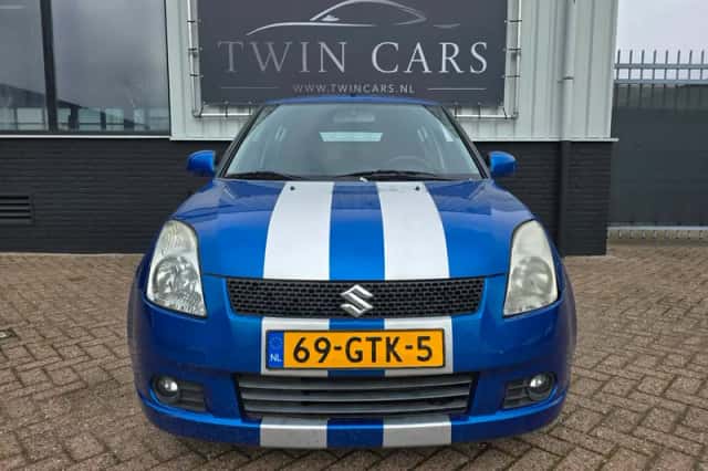 Suzuki Swift (2008) thumbnail 2