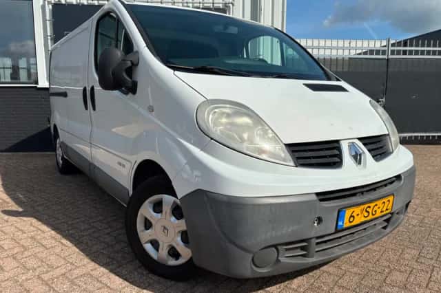 Renault Trafic (2012) thumbnail 1