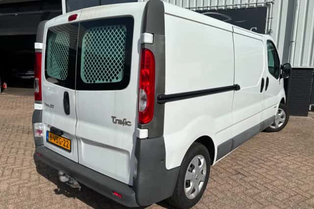 Renault Trafic (2012) thumbnail 6