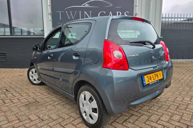 Suzuki Alto (2010) thumbnail 4
