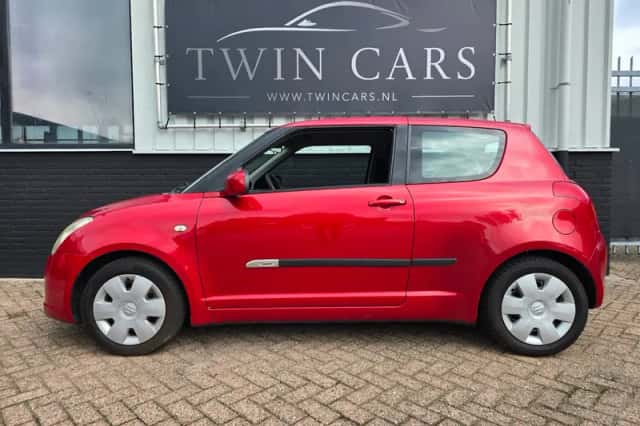 Suzuki Swift (2006) thumbnail 4