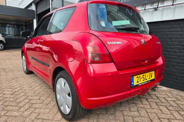 Suzuki Swift (2006) thumbnail 5