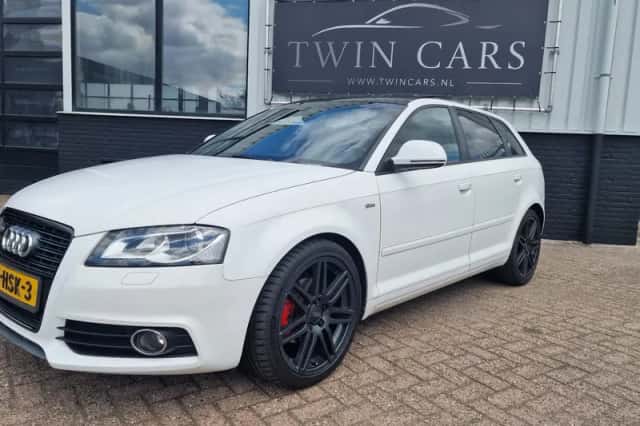 Audi A3 (2009) thumbnail 2