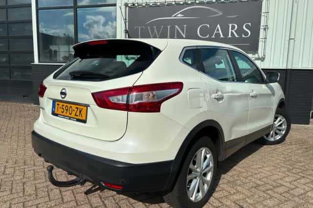 Nissan Qashqai (2015) thumbnail 6