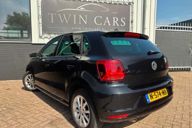 Volkswagen Polo (2015) thumbnail 4