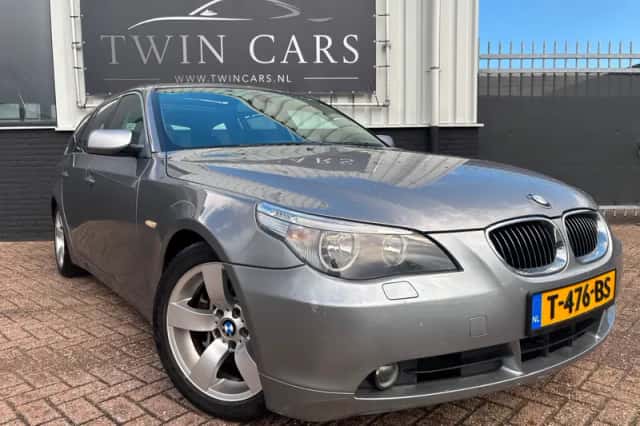 BMW 5-Serie (2004) thumbnail 1