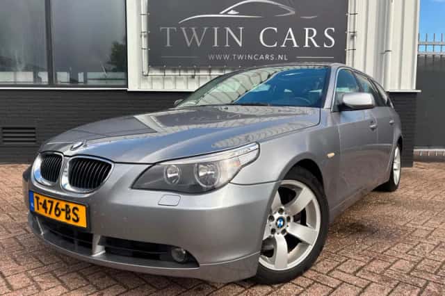BMW 5-Serie (2004) thumbnail 3