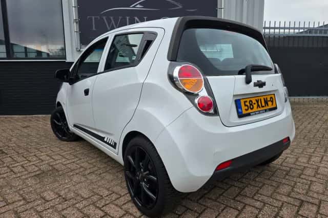Chevrolet Spark (2012) thumbnail 4