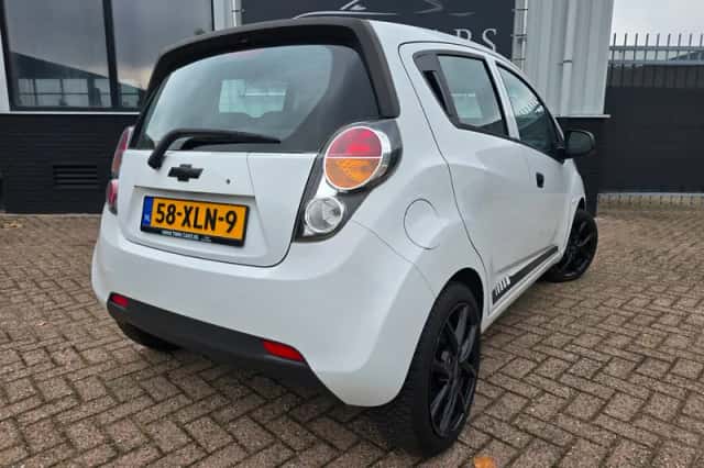 Chevrolet Spark (2012) thumbnail 6