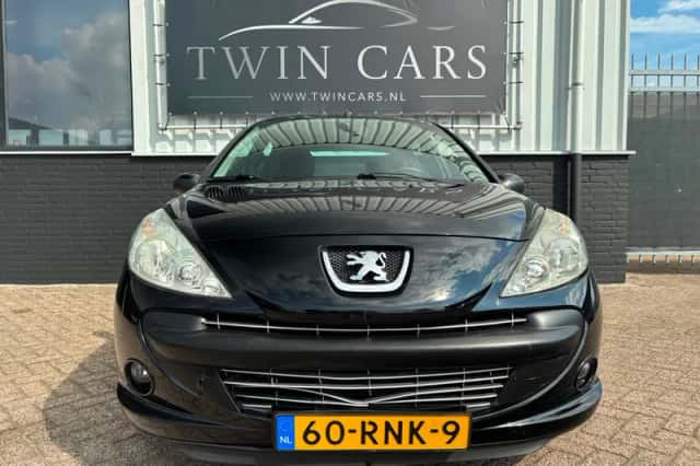 Peugeot 206+ (2011) thumbnail 2