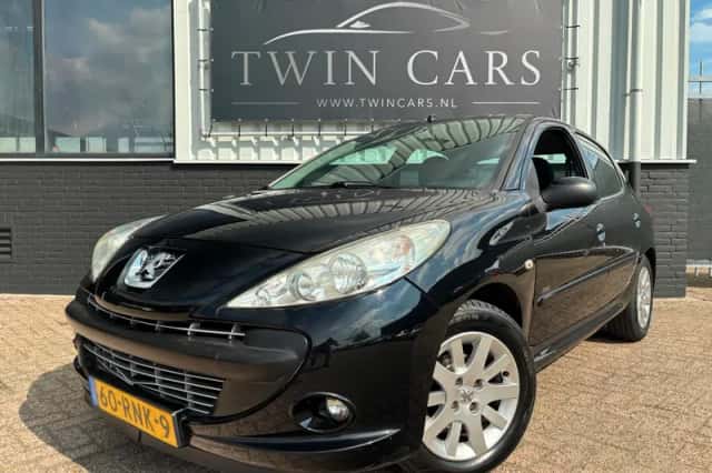Peugeot 206+ (2011) thumbnail 3