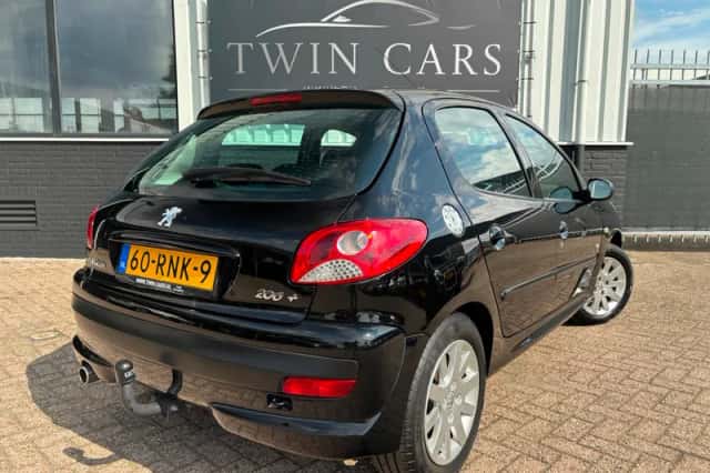 Peugeot 206+ (2011) thumbnail 6