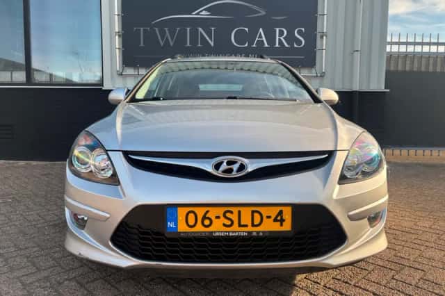 Hyundai i30 (2011) thumbnail 2