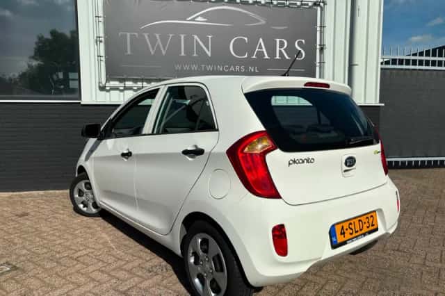 Kia Picanto (2013) thumbnail 4