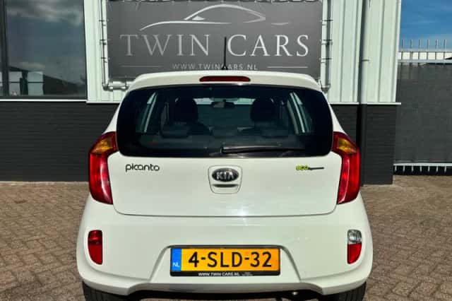 Kia Picanto (2013) thumbnail 5