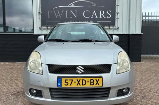 Suzuki Swift (2007) thumbnail 2