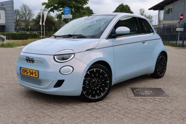 Fiat 500e (2020) thumbnail 1
