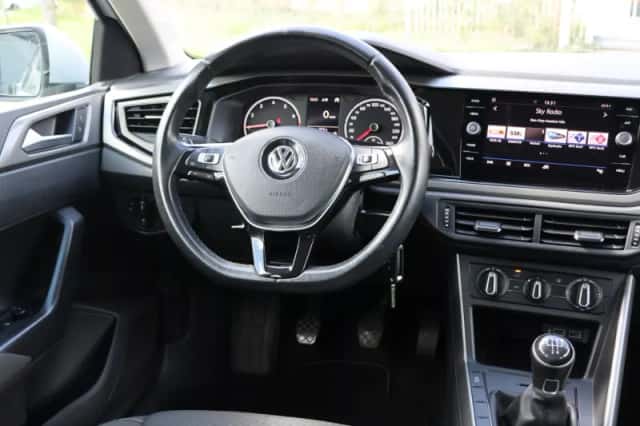 Volkswagen Polo (2019) thumbnail 2