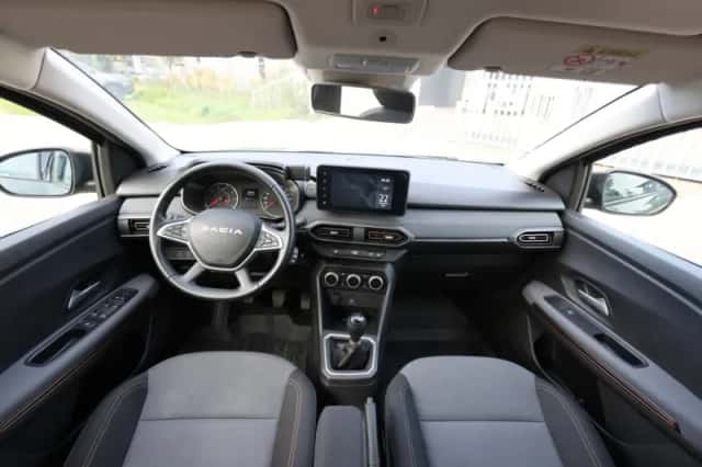 Dacia Sandero (2024) thumbnail 2