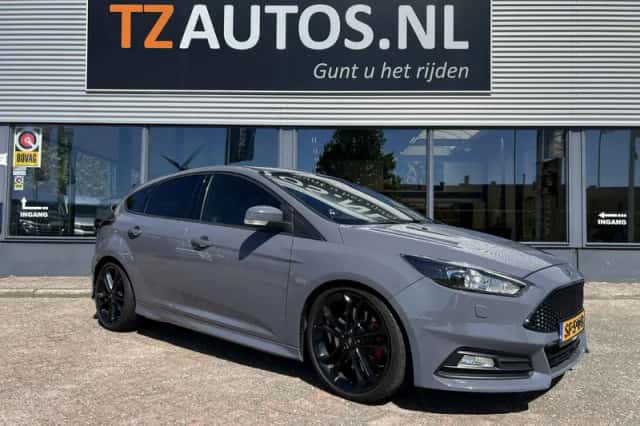 Ford Focus (2017) thumbnail 1