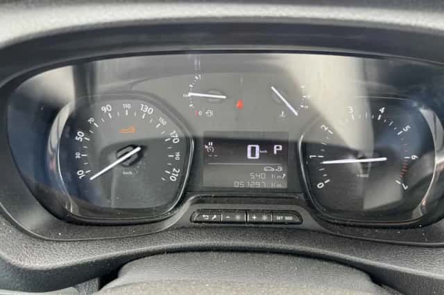Opel Vivaro (2023) thumbnail 3