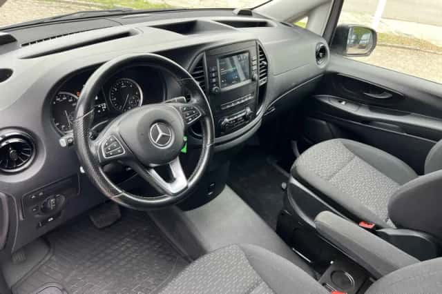 Mercedes-Benz Vito (2022) thumbnail 5