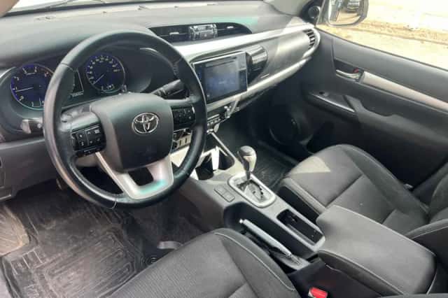 Toyota Hilux (2020) thumbnail 4
