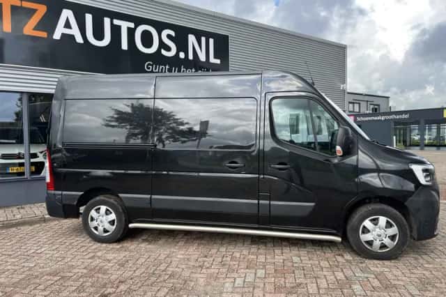 Renault Master (2022) thumbnail 2