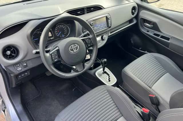 Toyota Yaris (2018) thumbnail 4