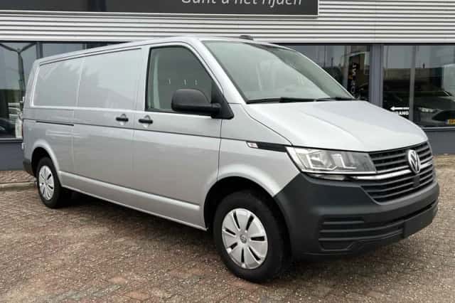Volkswagen Transporter (2022) thumbnail 2