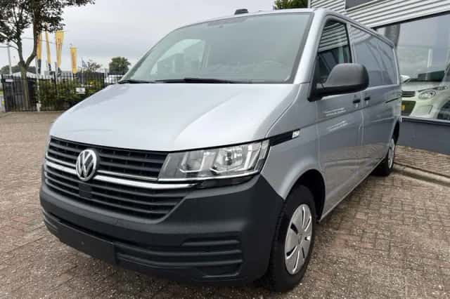 Volkswagen Transporter (2022) thumbnail 3