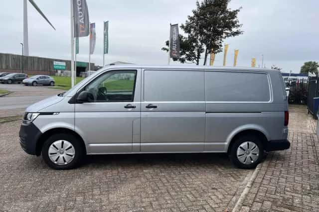 Volkswagen Transporter (2022) thumbnail 6