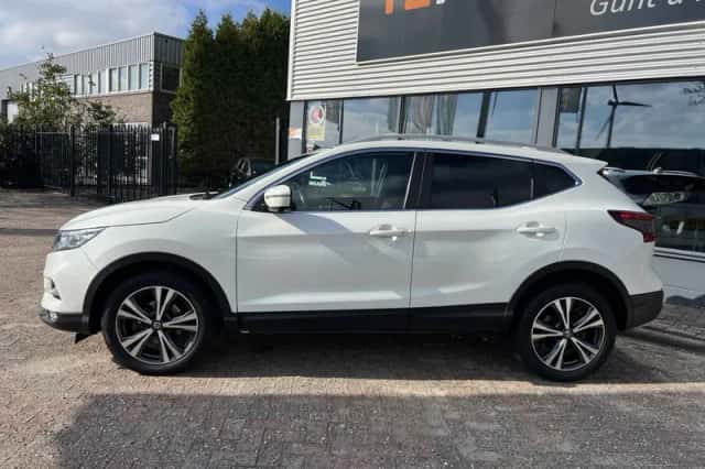 Nissan Qashqai (2018) thumbnail 2