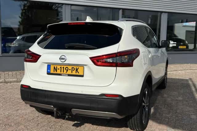 Nissan Qashqai (2018) thumbnail 3